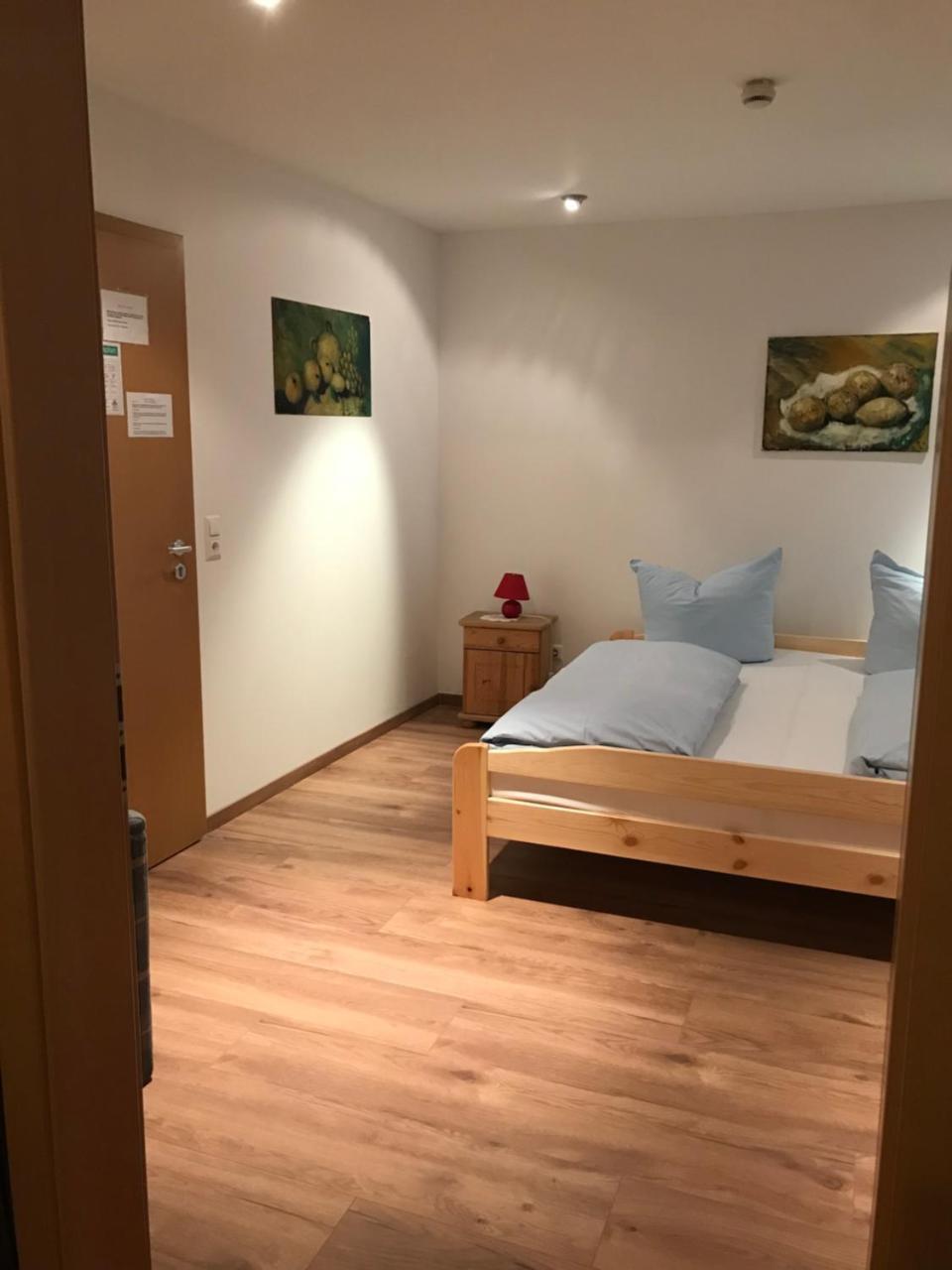 Hotel Guntia Boardinghouse Gunzburg Bagian luar foto