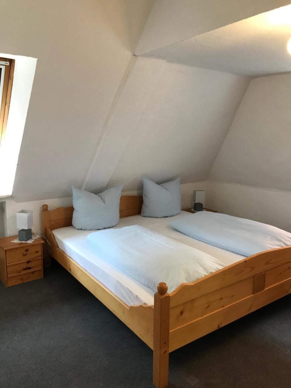 Hotel Guntia Boardinghouse Gunzburg Bagian luar foto