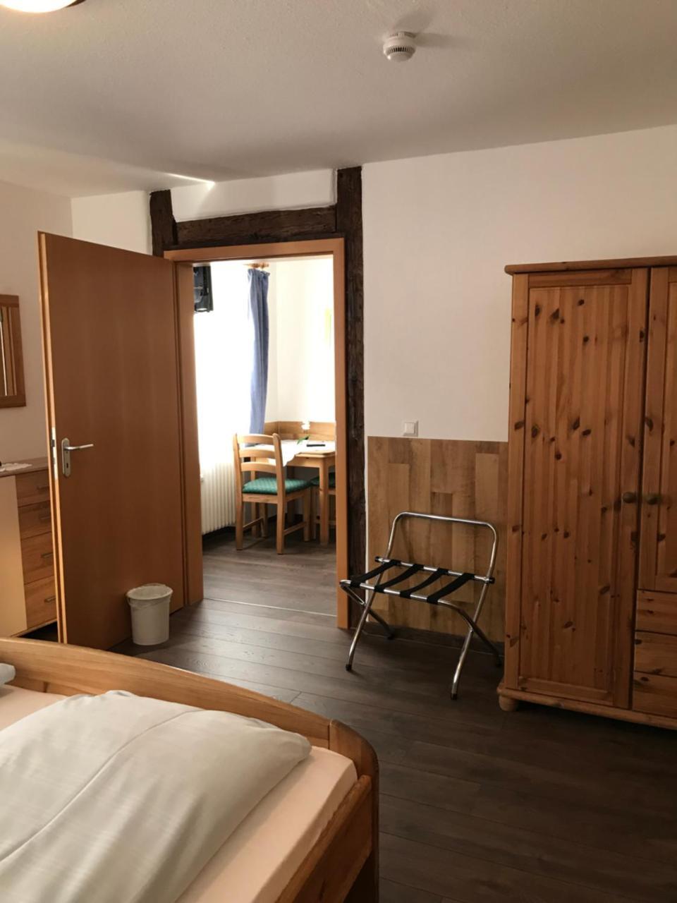Hotel Guntia Boardinghouse Gunzburg Bagian luar foto