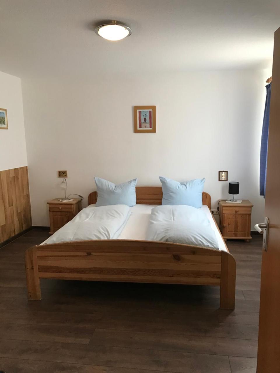 Hotel Guntia Boardinghouse Gunzburg Bagian luar foto