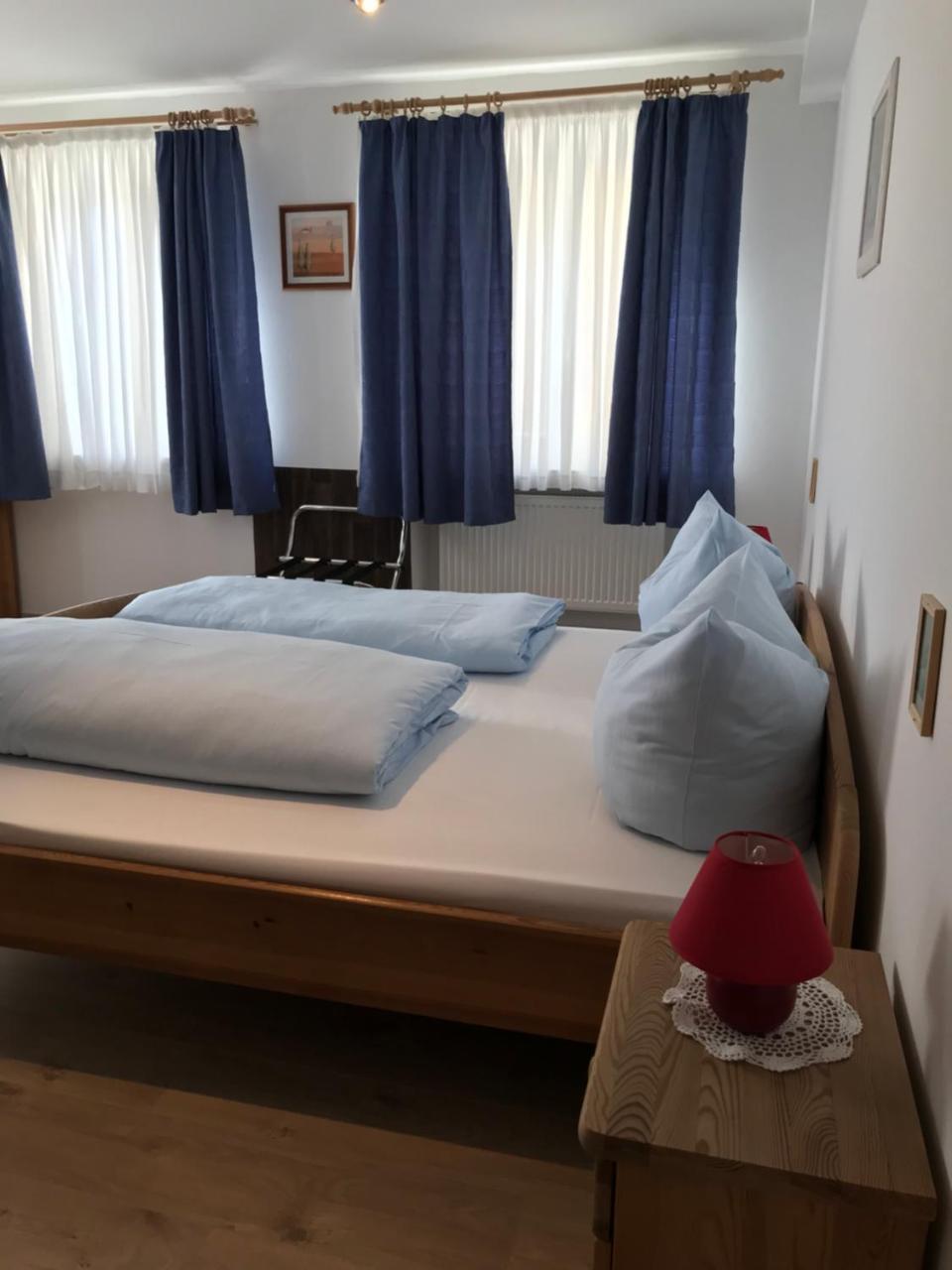 Hotel Guntia Boardinghouse Gunzburg Bagian luar foto